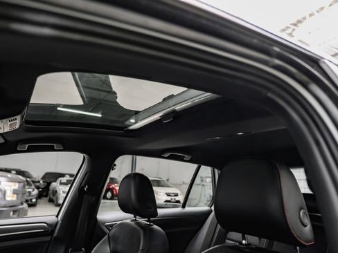 Used 2018 Volkswagen GTI SE w/ SE Leather Package image 4