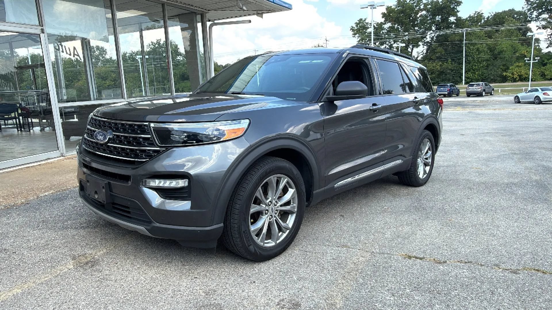 Used 2020 Ford Explorer XLT w/ Equipment Group 202A RWD image 1