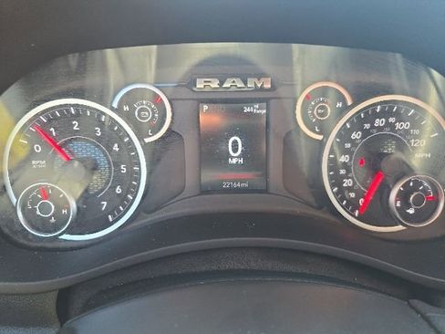 Used 2025 RAM 2500 Big Horn AWD/4WD image 13