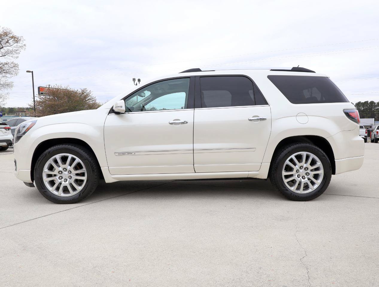 Used 2015 GMC Acadia Denali FWD image 3