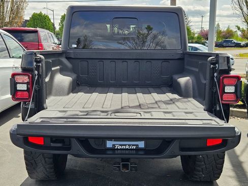 Used 2020 Jeep Gladiator Overland AWD/4WD image 25