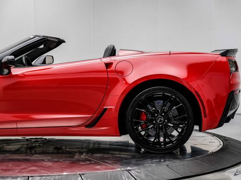 Used 2015 Chevrolet Corvette Z06 w/ 3LZ Preferred Equipment Group image 10