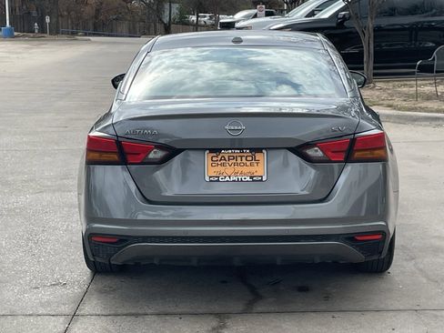 Used 2024 Nissan Altima 2.5 SV image 5