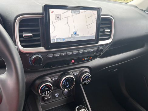 Used 2021 Hyundai Venue SEL w/ Premium Package FWD image 18