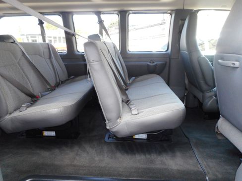 Used 2017 Chevrolet Express 3500 LT w/ LT Preferred Equipment Group image 21