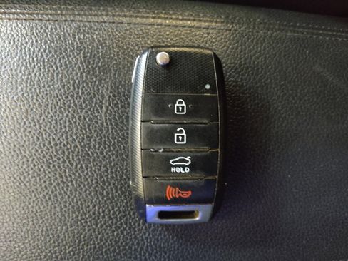 Used 2016 Kia Forte LX image 32