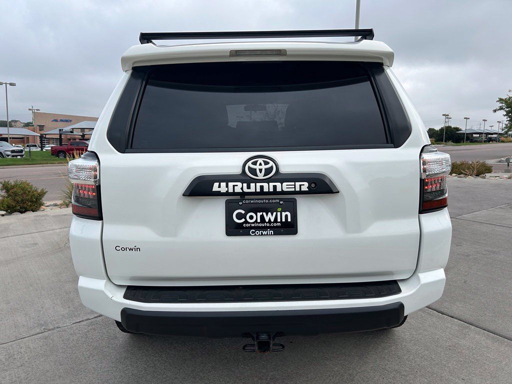 Used 2018 Toyota 4Runner TRD Off-Road Premium AWD/4WD image 7