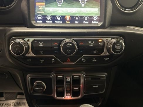 Used 2023 Jeep Gladiator Overland image 29