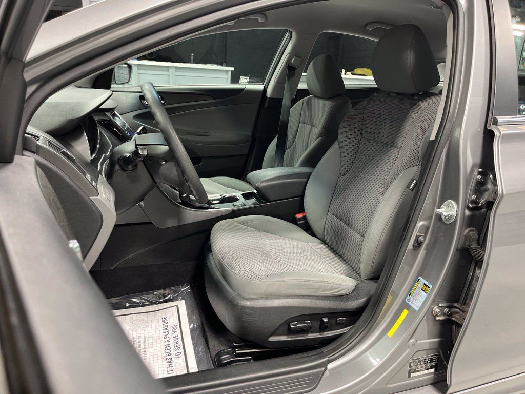 Used 2013 Hyundai Sonata GLS w/ Popular Equipment Pkg FWD image 16
