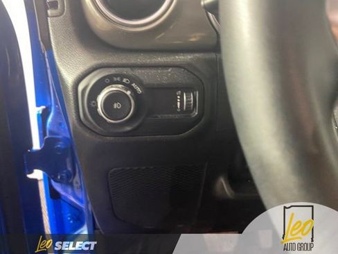 Used 2023 Jeep Wrangler Unlimited Sahara AWD/4WD image 12