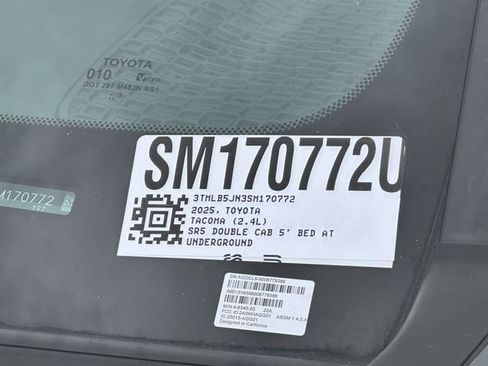 Certified 2025 Toyota Tacoma SR5 AWD/4WD image 32
