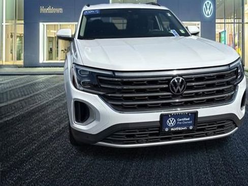 Used 2024 Volkswagen Atlas SE AWD/4WD image 14