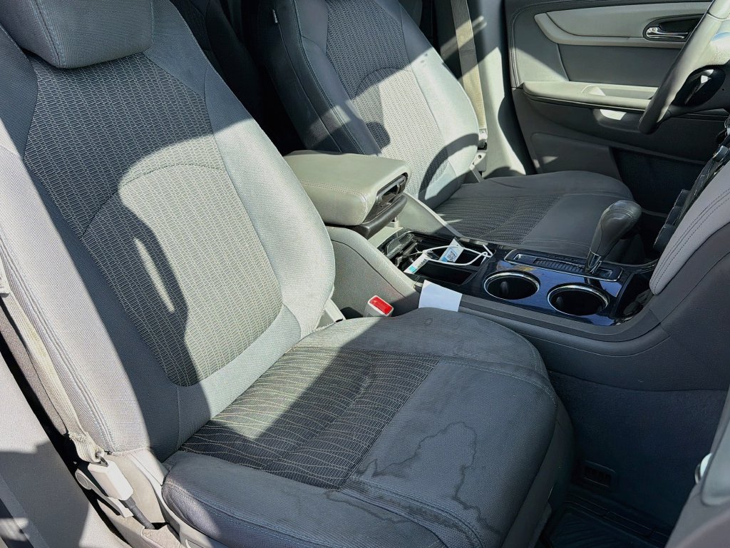 Used 2016 Chevrolet Traverse LT FWD image 17