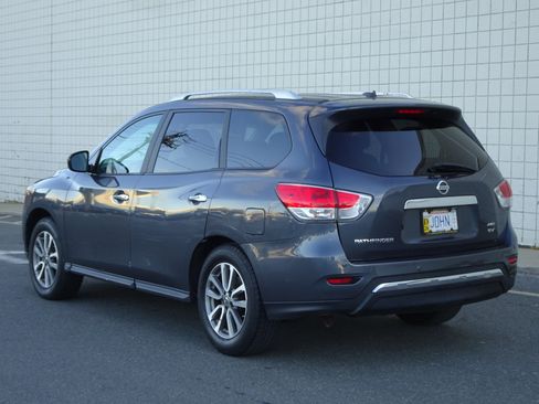 Used 2013 Nissan Pathfinder SV image 5