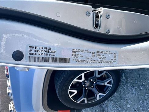 Used 2024 Jeep Wagoneer Series III image 31