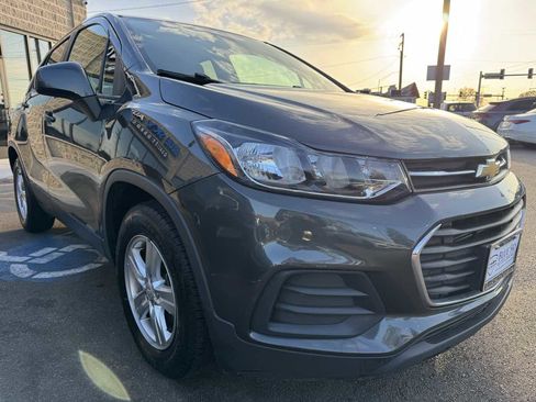 Used 2019 Chevrolet Trax LS w/ Tint and Cruise Package FWD image 3