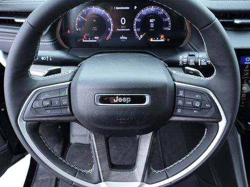 New 2026 Jeep Grand Cherokee Limited AWD/4WD image 3