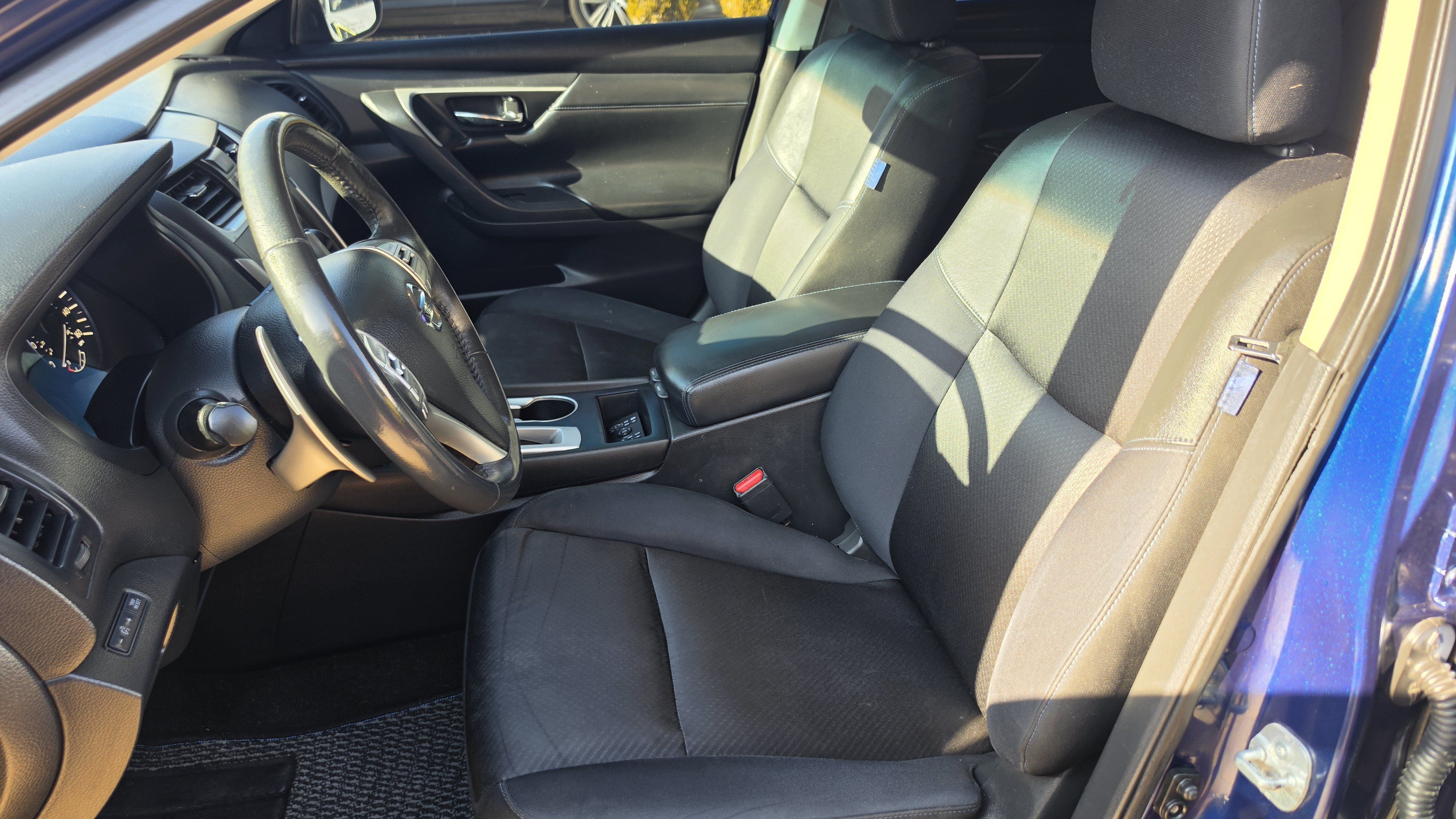 Used 2017 Nissan Altima 2.5 SR w/ LED Appearance Package FWD image 21