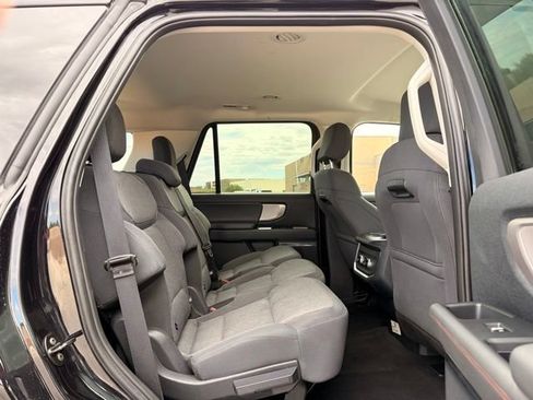 Used 2025 Ford Expedition Active AWD/4WD image 18