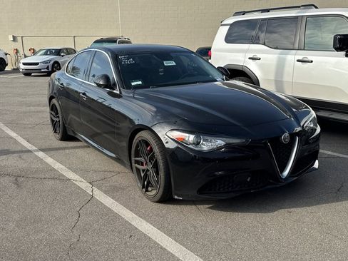 Used 2019 Alfa Romeo Giulia RWD image 2