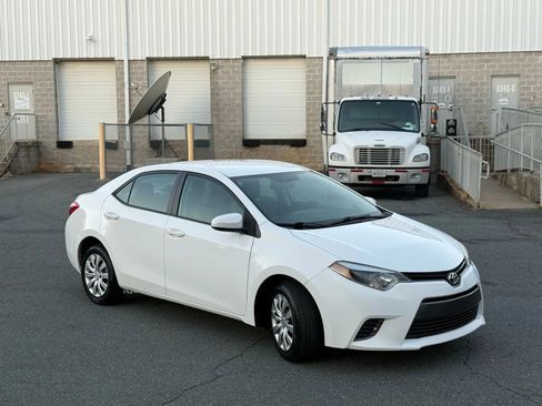 Used 2016 Toyota Corolla LE image 3