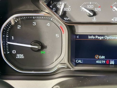 Used 2022 GMC Sierra 2500 AT4 w/ AT4 Preferred Package AWD/4WD image 13