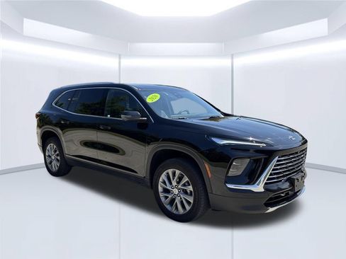 Used 2026 Buick Enclave Preferred AWD/4WD image 3