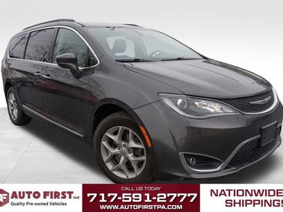 Used 2017 Chrysler Pacifica Touring-L w/ Tire & Wheel Group