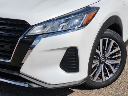 Certified 2023 Nissan Kicks SV FWD image 8