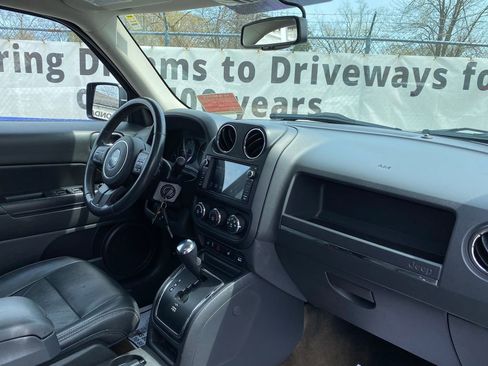 Used 2017 Jeep Patriot 4WD image 18