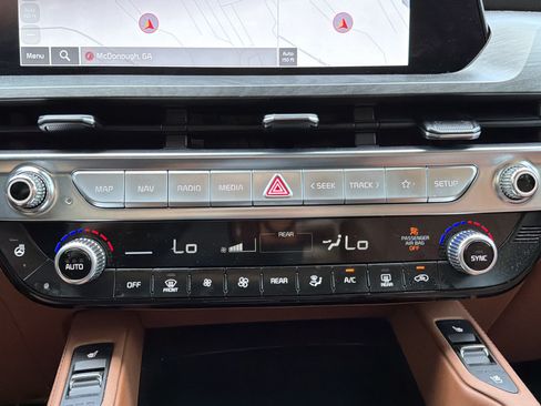 Certified 2025 Kia Telluride SX Prestige X-Line AWD/4WD image 8