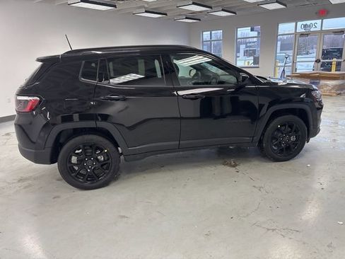 New 2026 Jeep Compass Latitude image 10
