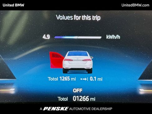 Used 2025 BMW i5 xDrive40 w/ Premium Package image 7