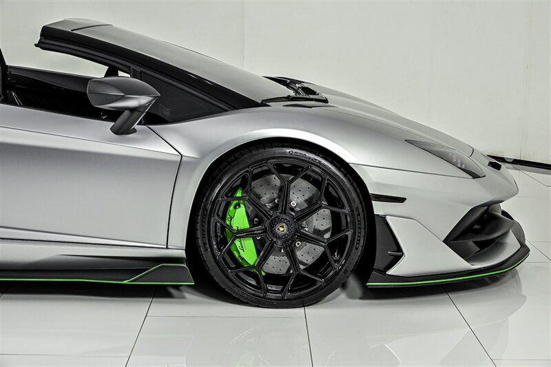 Used 2020 Lamborghini Aventador SVJ AWD/4WD image 34