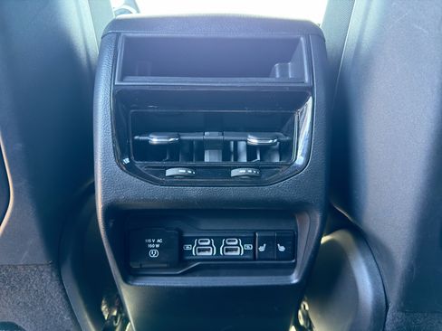 Used 2024 Jeep Grand Cherokee Limited 4xe AWD/4WD image 9