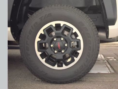 Used 2025 Toyota Tacoma TRD Off-Road AWD/4WD image 19