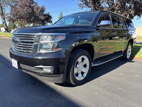 Used 2015 Chevrolet Suburban LTZ RWD image 4