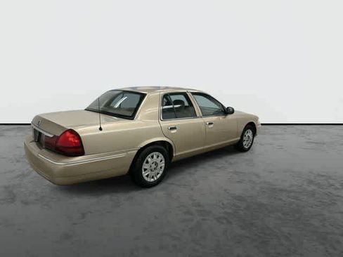 Used 2005 Mercury Grand Marquis GS RWD image 4