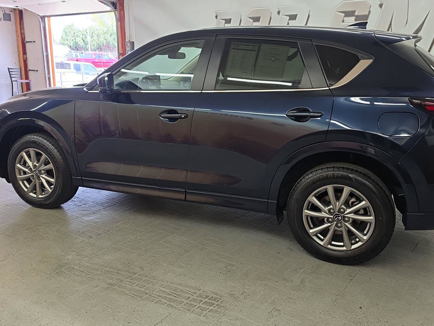 Used 2025 MAZDA CX-5 AWD 2.5 S w/ Select Package image 3