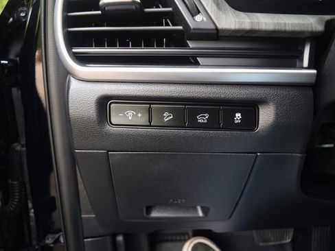 Used 2024 Kia Telluride EX w/ EX Captain's Chair Package AWD/4WD image 17