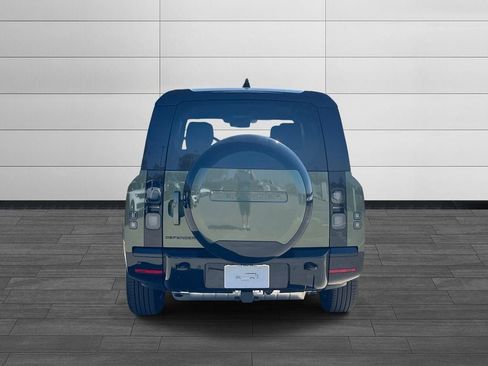 New 2026 Land Rover Defender 130 X-Dynamic SE AWD/4WD image 4