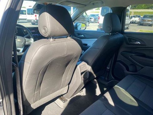 Used 2025 Chevrolet Trax LT w/ LT Convenience Package FWD image 27