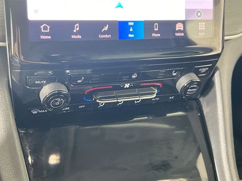 Used 2021 Jeep Grand Cherokee L Limited image 16