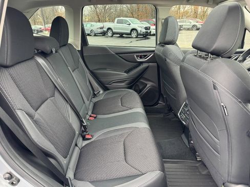 Used 2023 Subaru Forester Premium AWD/4WD image 12