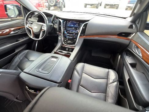 Used 2019 Cadillac Escalade ESV Premium Luxury AWD/4WD image 63