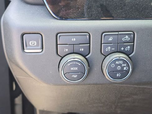 Used 2024 Chevrolet Silverado 3500 LT w/ Convenience Package AWD/4WD image 24