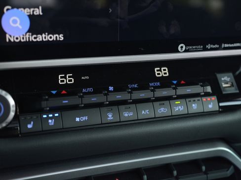 Used 2023 Toyota Tundra Platinum AWD/4WD image 23