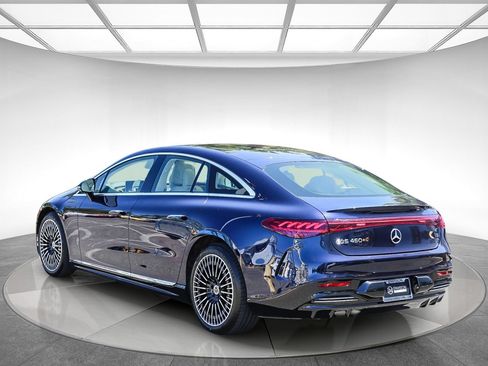 Used 2022 Mercedes-Benz EQS 450+ Sedan image 2