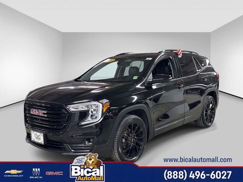 Used 2023 GMC Terrain SLT w/ Tech Package AWD/4WD image 1