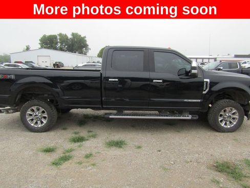 Used 2018 Ford F250 XLT w/ XLT Premium Package AWD/4WD image 6